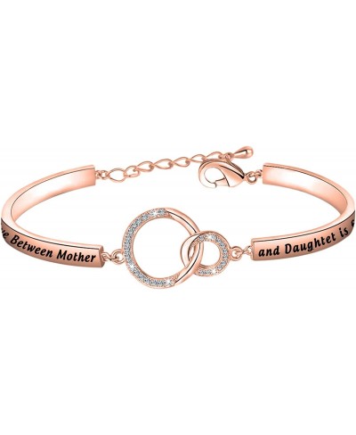 Mother Daughter Gifts for Mom The Love Between A Mother and Daughter Knows No Distance Interlocking Circles Infinity Love Bra...