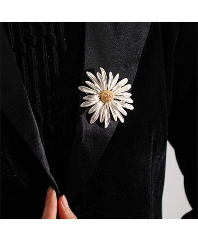 Elegant Vintage Metal Plant Flowers Daisy Brooch Women Brooch Pins Sweater Shawl Clips Brooches Wedding Decoration Flower Pin...