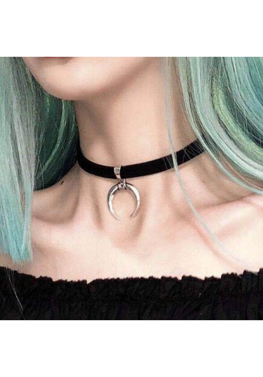 Baroque Moon Necklace Black Pendant Necklaces Chain Jewelry Adjustable for Women and Girls $7.25 Chokers