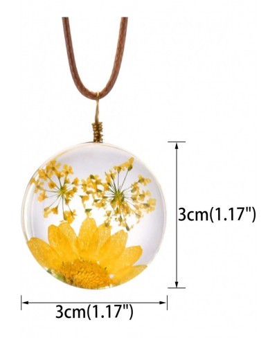 Queen Anne's Lace Daisy Pressed Flowers Transparent Round Pendant Necklace (7 Colors) $8.51 Pendant Necklaces